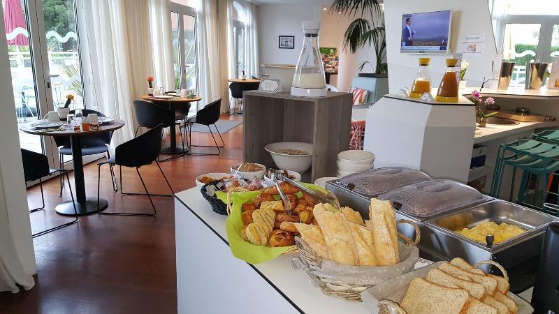 Adonis Mougins Aparthotel Ngoại thất bức ảnh